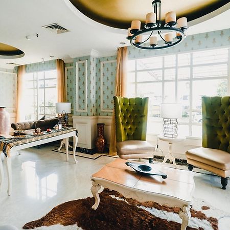 Hotel Reddoorz Premium @Jalan Jendral Sudirman Palembang Esterno foto