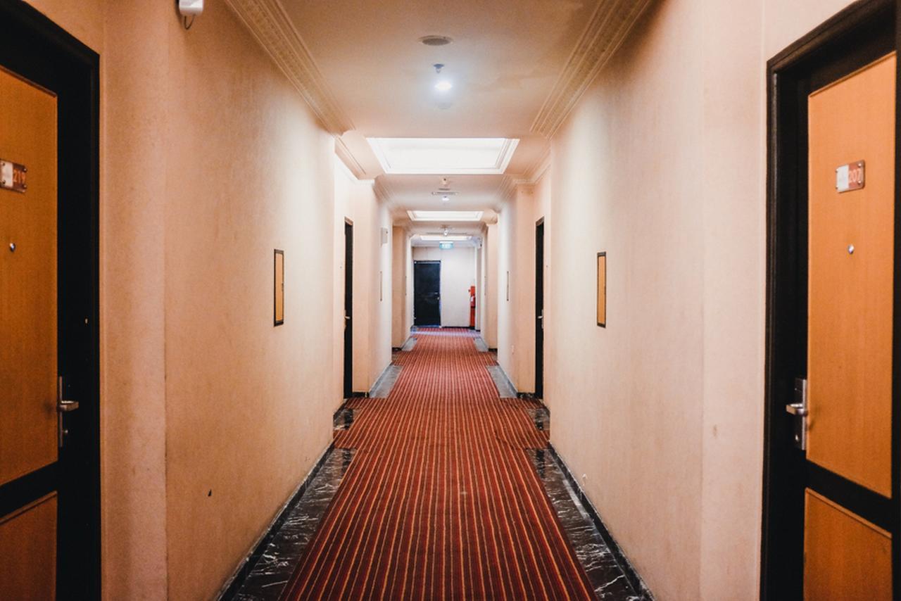 Hotel Reddoorz Premium @Jalan Jendral Sudirman Palembang Esterno foto