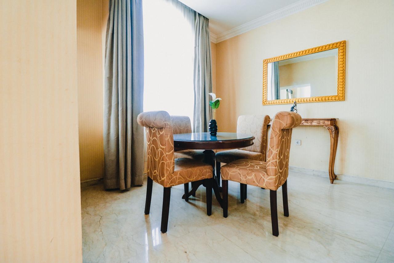 Hotel Reddoorz Premium @Jalan Jendral Sudirman Palembang Esterno foto